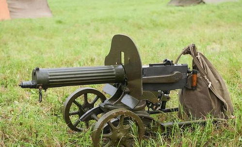 gatling,其人名一译格林,故此枪也被译作格林机枪或译作盖特机枪/机炮