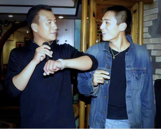刘烨结婚时哭是为了胡军吗