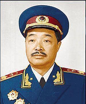 贺龙原名文常,字云卿,乳名常伢,先祖原籍湖北省安陆府钟祥县贺家湾(今