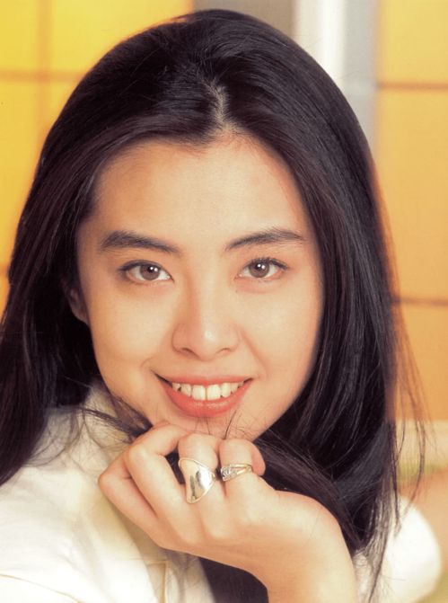 王祖贤30年前照片曝光,你会习惯性存着老旧照片吗有时候我也会习惯性