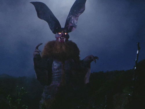 第18集《吸血蝙蝠》:蝙蝠怪兽巴冬(バットン/batton)迪迦奥特曼:第33