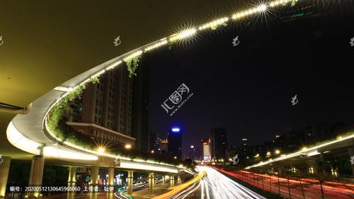 车水马龙的意思是:车如流水,马如游龙一般.形容热闹繁华的景象.