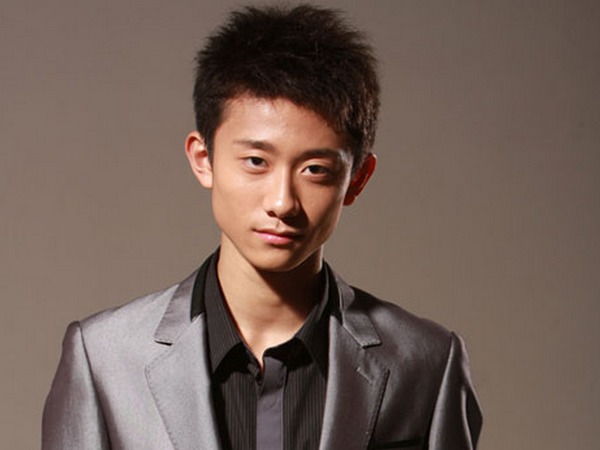 张一山演过的电视剧有:小兵张嘎饰演乐乐 ; 家有儿女1至4部饰演刘星;.