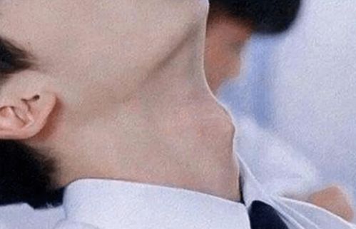 男生喉结不明显是为什么