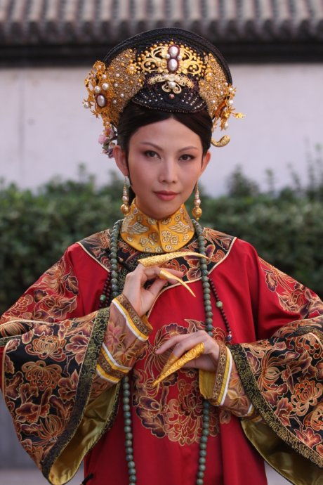 胧月是亲生女儿,甄嬛原型是清世宗孝圣宪皇后,钮祜禄氏