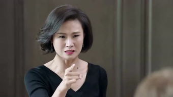 白眉工作室:俞白眉(幕后导演,编剧)还有他媳妇代乐乐梁超和赵曼竹