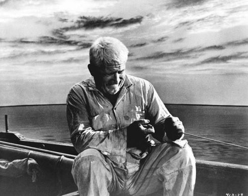 海明威的老人与海海明威的老人与海表达了什么