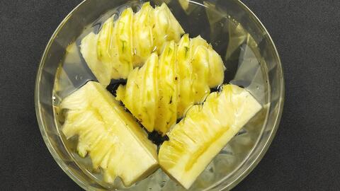 菠萝的切法菠萝的切法视频教程