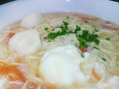 长寿面加荷包蛋的寓意长寿面加荷包蛋的寓意图片