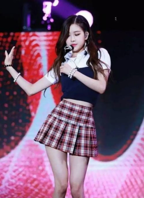 出生日期 1997年2月11日 身高 166cm 体 重 45kg 外文名 roseanne