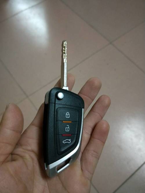这种车钥匙怎么拆开?