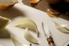 洋葱怎么切不辣眼睛,切洋葱的小技巧