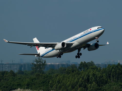 多少寸行李箱可以上飞机?