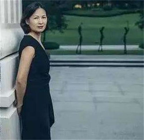 华为任正非的三任夫人的照片有吗?