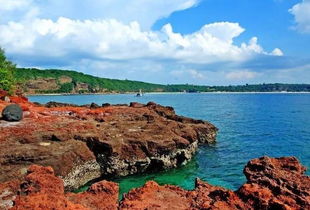 涠洲岛总面积24.74平方千米 ,岛的最高海拔79米.