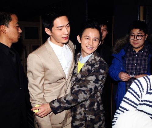 何炅和戴军国外kiss何炅和戴军是怎么回事