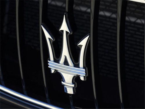 26,这是第一辆纯粹的玛莎拉蒂车,也是第一辆带有三叉戟标志的赛车