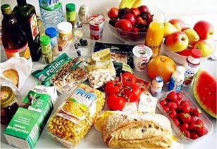 家里有很多过期食品不舍得扔,食品过期了还能吃吗?