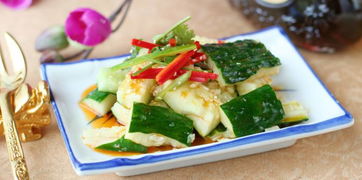 刀拍凉拌黄瓜怎么做,凉拌黄瓜最正宗的做法