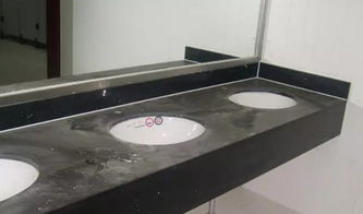 你觉得厨房台面是用大理石好还是用石英石好?