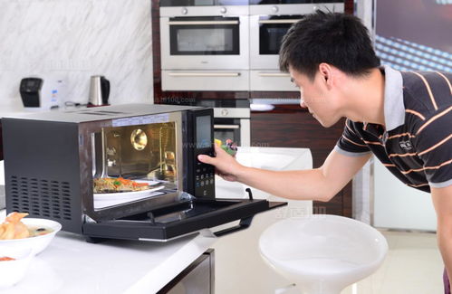不锈钢可以进微波炉吗?