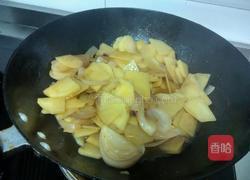 炒土豆片的做法,洋葱炒土豆片怎么做好吃