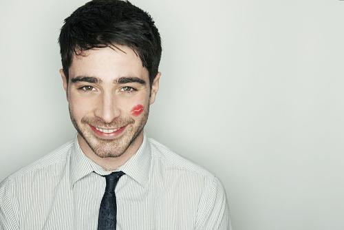 男生涂口红在手上有什么含义?