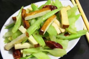 怎样做芹菜炒香干窍门