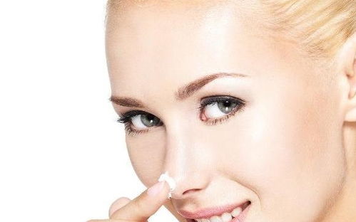 鼻头上一挤就出白头是啥东西