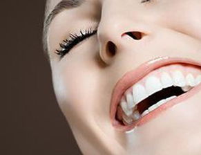 牙齿冷光美白需要多少钱