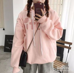 粉色套头卫衣怎么搭配裤子