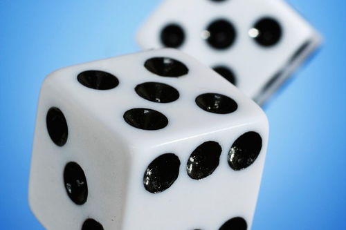 怎么摇骰子摇到6