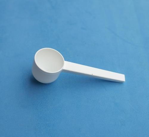 看看这个勺子一勺能称多少克黑芝麻