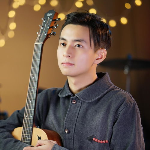 胜利双手创 歌词