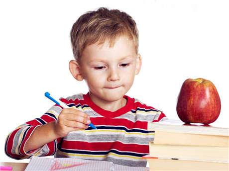 成年人吃什么能增强记忆力