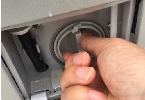 滚筒洗衣机的过滤网在哪